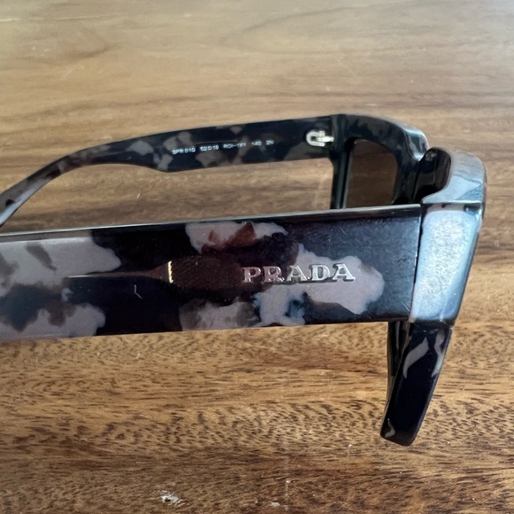EUC PRADA SUNGLASSES - Picture 4 of 4